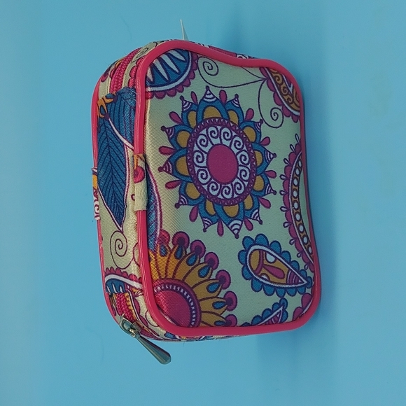 FASHION SMART | Pill & Vitamin Clutch - Picture 3 of 4